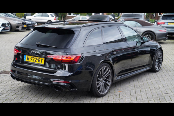Audi RS4 Avant 2.9 TFSI RS 4 Quattro | Panorama | Bang&Olufsen | HuD | Facelift | Adaptieve Cruise | Lane Assist | Massage |450PK Audi RS4 Avant 2.9 TFSI RS 4 Quattro | Panorama | Bang&Olufsen | HuD | Facelift | Adaptieve Cruise | Lane Assist | Massage |450PK