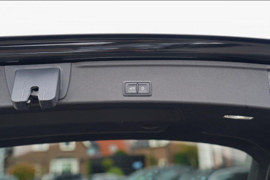 Audi RS4 Avant 2.9 TFSI RS 4 Quattro | Panorama | Bang&Olufsen | HuD | Facelift | Adaptieve Cruise | Lane Assist | Massage |450PK Audi RS4 Avant 2.9 TFSI RS 4 Quattro | Panorama | Bang&Olufsen | HuD | Facelift | Adaptieve Cruise | Lane Assist | Massage |450PK