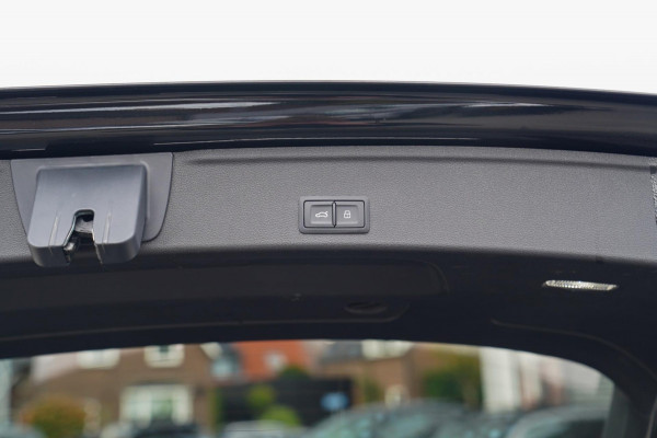 Audi RS4 Avant 2.9 TFSI RS 4 Quattro | Panorama | Bang&Olufsen | HuD | Facelift | Adaptieve Cruise | Lane Assist | Massage |450PK Audi RS4 Avant 2.9 TFSI RS 4 Quattro | Panorama | Bang&Olufsen | HuD | Facelift | Adaptieve Cruise | Lane Assist | Massage |450PK
