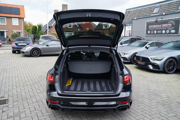Audi RS4 Avant 2.9 TFSI RS 4 Quattro | Panorama | Bang&Olufsen | HuD | Facelift | Adaptieve Cruise | Lane Assist | Massage |450PK Audi RS4 Avant 2.9 TFSI RS 4 Quattro | Panorama | Bang&Olufsen | HuD | Facelift | Adaptieve Cruise | Lane Assist | Massage |450PK