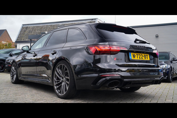 Audi RS4 Avant 2.9 TFSI RS 4 Quattro | Panorama | Bang&Olufsen | HuD | Facelift | Adaptieve Cruise | Lane Assist | Massage |450PK Audi RS4 Avant 2.9 TFSI RS 4 Quattro | Panorama | Bang&Olufsen | HuD | Facelift | Adaptieve Cruise | Lane Assist | Massage |450PK