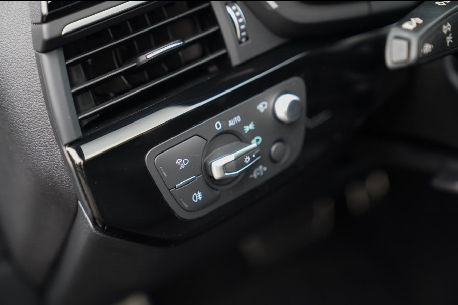 Audi RS4 Avant 2.9 TFSI RS 4 Quattro | Panorama | Bang&Olufsen | HuD | Facelift | Adaptieve Cruise | Lane Assist | Massage |450PK Audi RS4 Avant 2.9 TFSI RS 4 Quattro | Panorama | Bang&Olufsen | HuD | Facelift | Adaptieve Cruise | Lane Assist | Massage |450PK