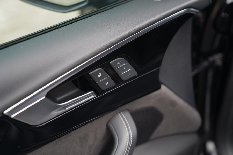 Audi RS4 Avant 2.9 TFSI RS 4 Quattro | Panorama | Bang&Olufsen | HuD | Facelift | Adaptieve Cruise | Lane Assist | Massage |450PK Audi RS4 Avant 2.9 TFSI RS 4 Quattro | Panorama | Bang&Olufsen | HuD | Facelift | Adaptieve Cruise | Lane Assist | Massage |450PK