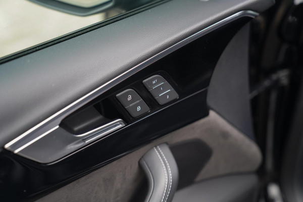 Audi RS4 Avant 2.9 TFSI RS 4 Quattro | Panorama | Bang&Olufsen | HuD | Facelift | Adaptieve Cruise | Lane Assist | Massage |450PK Audi RS4 Avant 2.9 TFSI RS 4 Quattro | Panorama | Bang&Olufsen | HuD | Facelift | Adaptieve Cruise | Lane Assist | Massage |450PK