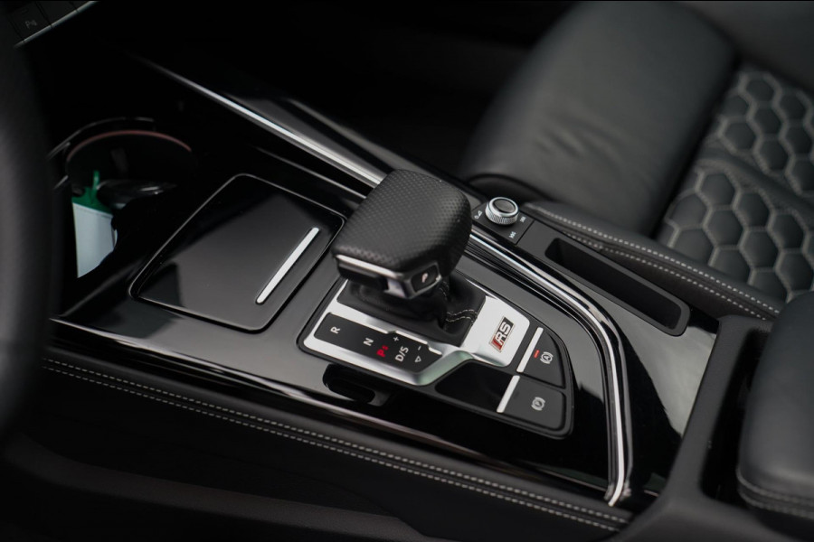 Audi RS4 Avant 2.9 TFSI RS 4 Quattro | Panorama | Bang&Olufsen | HuD | Facelift | Adaptieve Cruise | Lane Assist | Massage |450PK Audi RS4 Avant 2.9 TFSI RS 4 Quattro | Panorama | Bang&Olufsen | HuD | Facelift | Adaptieve Cruise | Lane Assist | Massage |450PK