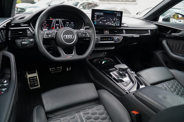 Audi RS4 Avant 2.9 TFSI RS 4 Quattro | Panorama | Bang&Olufsen | HuD | Facelift | Adaptieve Cruise | Lane Assist | Massage |450PK Audi RS4 Avant 2.9 TFSI RS 4 Quattro | Panorama | Bang&Olufsen | HuD | Facelift | Adaptieve Cruise | Lane Assist | Massage |450PK