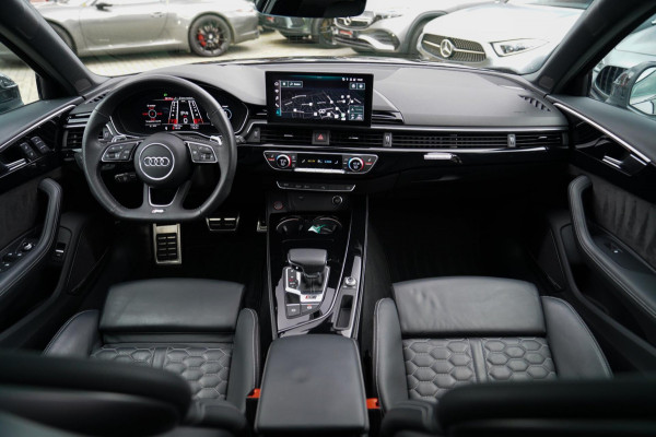 Audi RS4 Avant 2.9 TFSI RS 4 Quattro | Panorama | Bang&Olufsen | HuD | Facelift | Adaptieve Cruise | Lane Assist | Massage |450PK Audi RS4 Avant 2.9 TFSI RS 4 Quattro | Panorama | Bang&Olufsen | HuD | Facelift | Adaptieve Cruise | Lane Assist | Massage |450PK