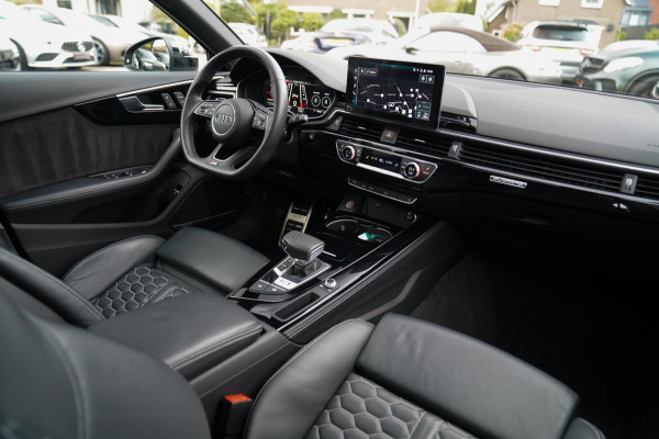 Audi RS4 Avant 2.9 TFSI RS 4 Quattro | Panorama | Bang&Olufsen | HuD | Facelift | Adaptieve Cruise | Lane Assist | Massage |450PK Audi RS4 Avant 2.9 TFSI RS 4 Quattro | Panorama | Bang&Olufsen | HuD | Facelift | Adaptieve Cruise | Lane Assist | Massage |450PK