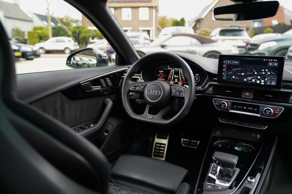 Audi RS4 Avant 2.9 TFSI RS 4 Quattro | Panorama | Bang&Olufsen | HuD | Facelift | Adaptieve Cruise | Lane Assist | Massage |450PK Audi RS4 Avant 2.9 TFSI RS 4 Quattro | Panorama | Bang&Olufsen | HuD | Facelift | Adaptieve Cruise | Lane Assist | Massage |450PK