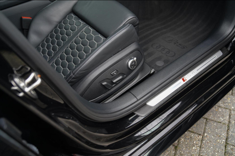 Audi RS4 Avant 2.9 TFSI RS 4 Quattro | Panorama | Bang&Olufsen | HuD | Facelift | Adaptieve Cruise | Lane Assist | Massage |450PK Audi RS4 Avant 2.9 TFSI RS 4 Quattro | Panorama | Bang&Olufsen | HuD | Facelift | Adaptieve Cruise | Lane Assist | Massage |450PK