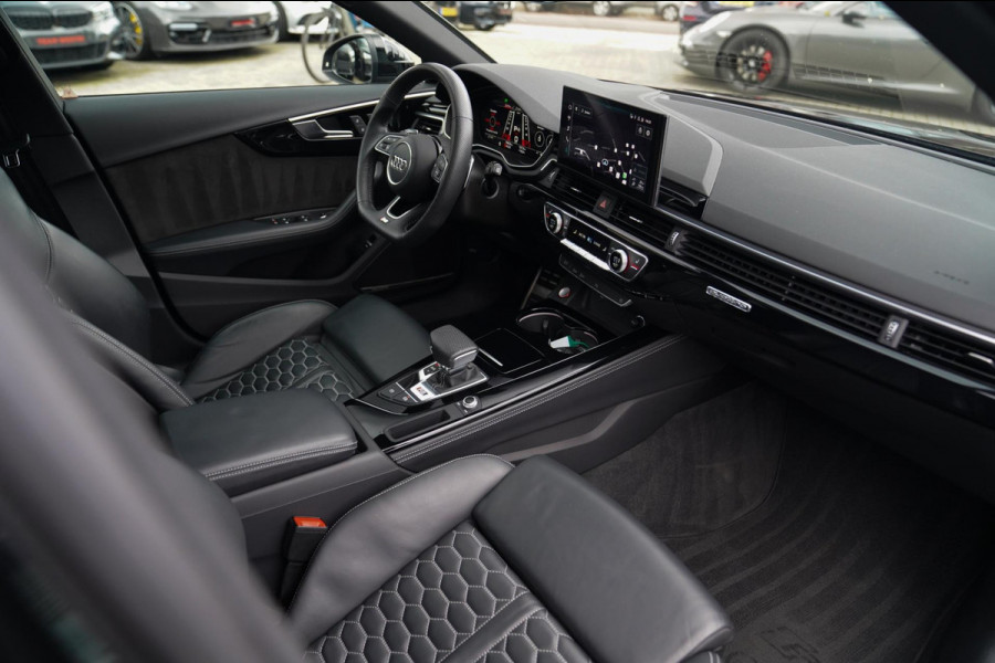 Audi RS4 Avant 2.9 TFSI RS 4 Quattro | Panorama | Bang&Olufsen | HuD | Facelift | Adaptieve Cruise | Lane Assist | Massage |450PK Audi RS4 Avant 2.9 TFSI RS 4 Quattro | Panorama | Bang&Olufsen | HuD | Facelift | Adaptieve Cruise | Lane Assist | Massage |450PK
