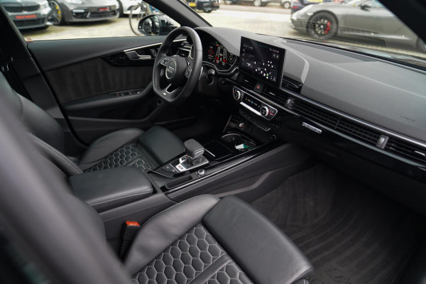 Audi RS4 Avant 2.9 TFSI RS 4 Quattro | Panorama | Bang&Olufsen | HuD | Facelift | Adaptieve Cruise | Lane Assist | Massage |450PK Audi RS4 Avant 2.9 TFSI RS 4 Quattro | Panorama | Bang&Olufsen | HuD | Facelift | Adaptieve Cruise | Lane Assist | Massage |450PK