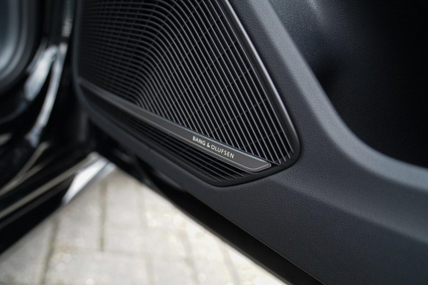 Audi RS4 Avant 2.9 TFSI RS 4 Quattro | Panorama | Bang&Olufsen | HuD | Facelift | Adaptieve Cruise | Lane Assist | Massage |450PK Audi RS4 Avant 2.9 TFSI RS 4 Quattro | Panorama | Bang&Olufsen | HuD | Facelift | Adaptieve Cruise | Lane Assist | Massage |450PK