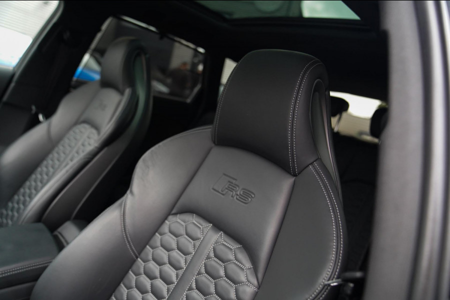 Audi RS4 Avant 2.9 TFSI RS 4 Quattro | Panorama | Bang&Olufsen | HuD | Facelift | Adaptieve Cruise | Lane Assist | Massage |450PK Audi RS4 Avant 2.9 TFSI RS 4 Quattro | Panorama | Bang&Olufsen | HuD | Facelift | Adaptieve Cruise | Lane Assist | Massage |450PK