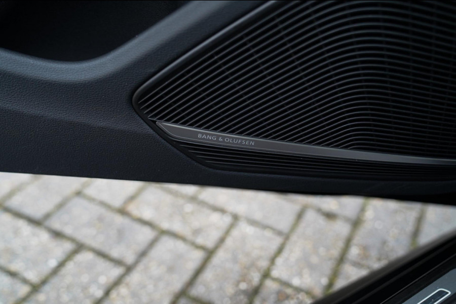 Audi RS4 Avant 2.9 TFSI RS 4 Quattro | Panorama | Bang&Olufsen | HuD | Facelift | Adaptieve Cruise | Lane Assist | Massage |450PK Audi RS4 Avant 2.9 TFSI RS 4 Quattro | Panorama | Bang&Olufsen | HuD | Facelift | Adaptieve Cruise | Lane Assist | Massage |450PK