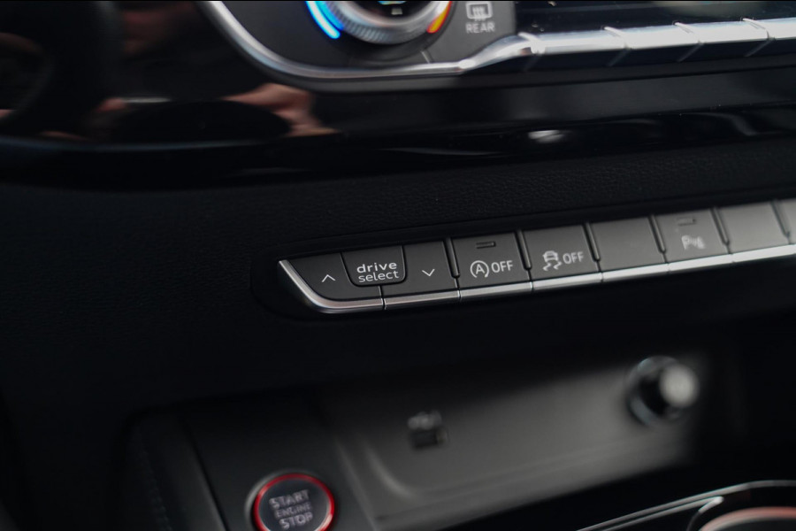 Audi RS4 Avant 2.9 TFSI RS 4 Quattro | Panorama | Bang&Olufsen | HuD | Facelift | Adaptieve Cruise | Lane Assist | Massage |450PK Audi RS4 Avant 2.9 TFSI RS 4 Quattro | Panorama | Bang&Olufsen | HuD | Facelift | Adaptieve Cruise | Lane Assist | Massage |450PK