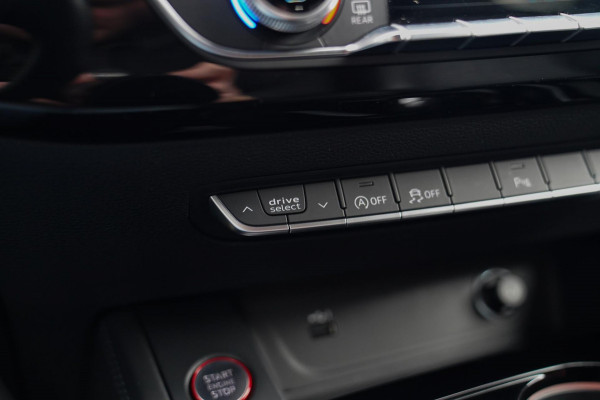 Audi RS4 Avant 2.9 TFSI RS 4 Quattro | Panorama | Bang&Olufsen | HuD | Facelift | Adaptieve Cruise | Lane Assist | Massage |450PK Audi RS4 Avant 2.9 TFSI RS 4 Quattro | Panorama | Bang&Olufsen | HuD | Facelift | Adaptieve Cruise | Lane Assist | Massage |450PK