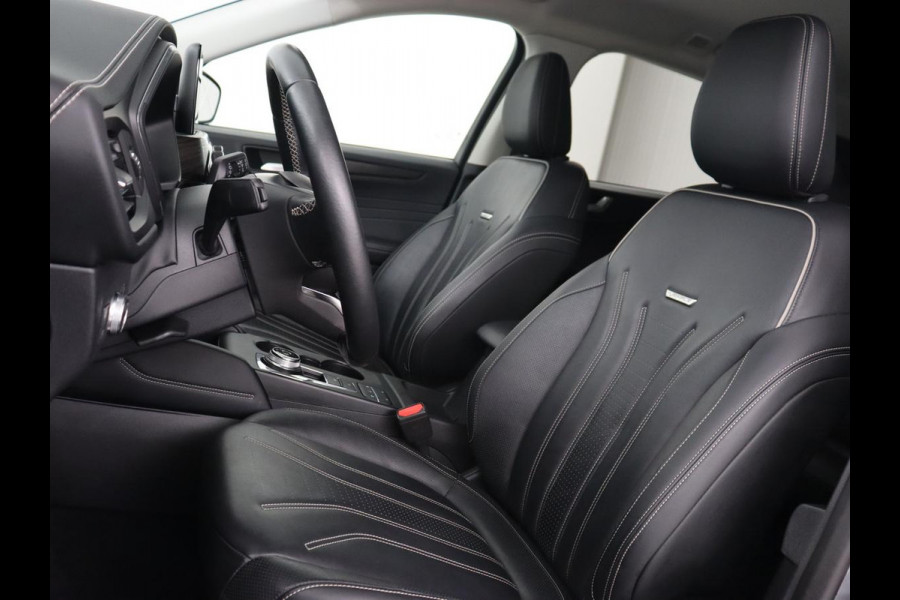 Ford Kuga 2.5 PHEV Vignale | Head-Up | Trekhaak | Adaptive cruise | Leder | 360 Camera | Stoelverwarming | Digital Cockpit | Carplay | Dodehoek detectie | Navigatie | Keyless | Achterbankverwarming | Plug In Ford Kuga 2.5 PHEV Vignale | Head-Up | Trekhaak | Adaptive cruise | Leder | 360 Camera | Stoelverwarming | Digital Cockpit | Carplay | Dodehoek detectie | Navigatie | Keyless | Achterbankverwarming | Plug In