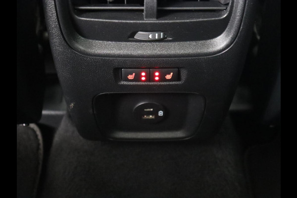 Ford Kuga 2.5 PHEV Vignale | Head-Up | Trekhaak | Adaptive cruise | Leder | 360 Camera | Stoelverwarming | Digital Cockpit | Carplay | Dodehoek detectie | Navigatie | Keyless | Achterbankverwarming | Plug In Ford Kuga 2.5 PHEV Vignale | Head-Up | Trekhaak | Adaptive cruise | Leder | 360 Camera | Stoelverwarming | Digital Cockpit | Carplay | Dodehoek detectie | Navigatie | Keyless | Achterbankverwarming | Plug In