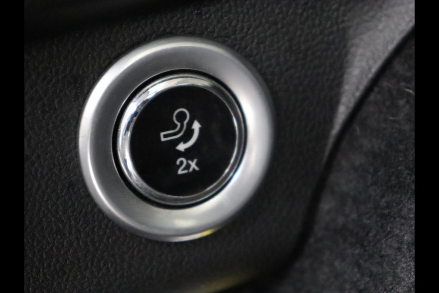 Ford Kuga 2.5 PHEV Vignale | Head-Up | Trekhaak | Adaptive cruise | Leder | 360 Camera | Stoelverwarming | Digital Cockpit | Carplay | Dodehoek detectie | Navigatie | Keyless | Achterbankverwarming | Plug In Ford Kuga 2.5 PHEV Vignale | Head-Up | Trekhaak | Adaptive cruise | Leder | 360 Camera | Stoelverwarming | Digital Cockpit | Carplay | Dodehoek detectie | Navigatie | Keyless | Achterbankverwarming | Plug In