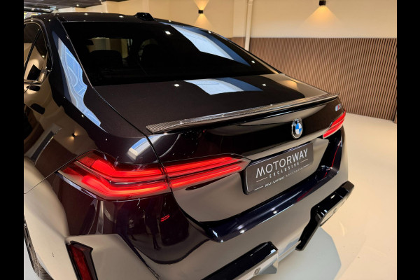 BMW 5 Serie M5 M Carbon|M Drivers Package|M Drive Professional|Driving + Parking Assistant Professional|Alcantara BMW 5 Serie M5 M Carbon|M Drivers Package|M Drive Professional|Driving + Parking Assistant Professional|Alcantara
