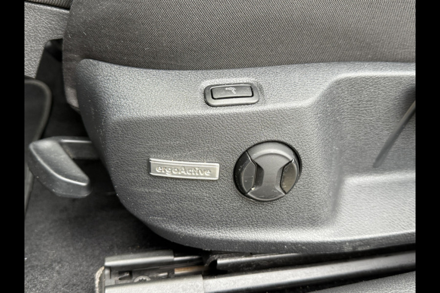 Volkswagen Golf 1.5 TSI Highline Business R | Apple Carplay | Panoramadak | ACC Volkswagen Golf 1.5 TSI Highline Business R | Apple Carplay | Panoramadak | ACC