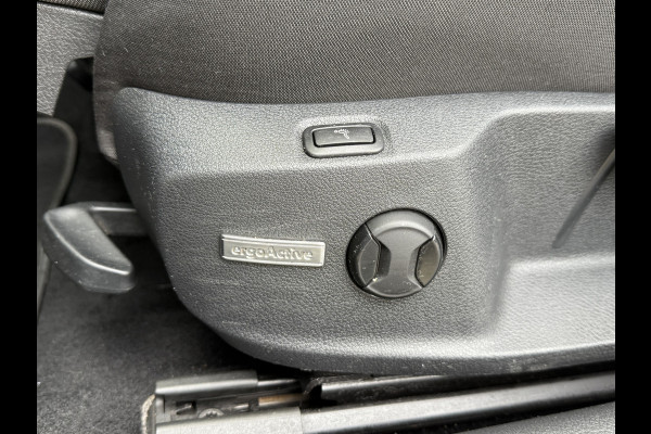 Volkswagen Golf 1.5 TSI Highline Business R | Apple Carplay | Panoramadak | ACC Volkswagen Golf 1.5 TSI Highline Business R | Apple Carplay | Panoramadak | ACC