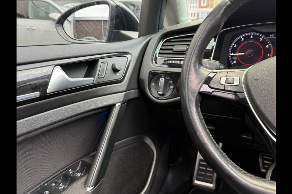 Volkswagen Golf 1.5 TSI Highline Business R | Apple Carplay | Panoramadak | ACC Volkswagen Golf 1.5 TSI Highline Business R | Apple Carplay | Panoramadak | ACC