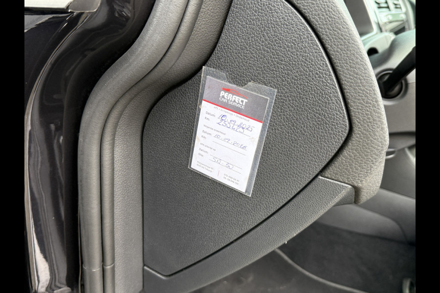 Volkswagen Golf 1.5 TSI Highline Business R | Apple Carplay | Panoramadak | ACC Volkswagen Golf 1.5 TSI Highline Business R | Apple Carplay | Panoramadak | ACC