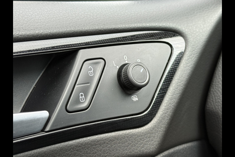 Volkswagen Golf 1.5 TSI Highline Business R | Apple Carplay | Panoramadak | ACC Volkswagen Golf 1.5 TSI Highline Business R | Apple Carplay | Panoramadak | ACC