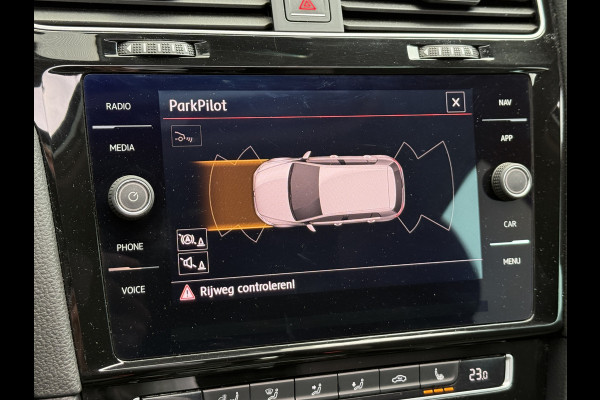 Volkswagen Golf 1.5 TSI Highline Business R | Apple Carplay | Panoramadak | ACC Volkswagen Golf 1.5 TSI Highline Business R | Apple Carplay | Panoramadak | ACC