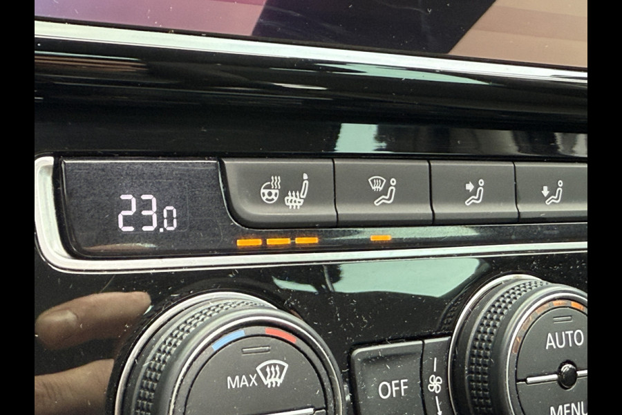 Volkswagen Golf 1.5 TSI Highline Business R | Apple Carplay | Panoramadak | ACC Volkswagen Golf 1.5 TSI Highline Business R | Apple Carplay | Panoramadak | ACC