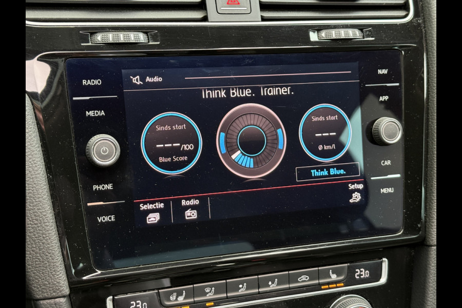 Volkswagen Golf 1.5 TSI Highline Business R | Apple Carplay | Panoramadak | ACC Volkswagen Golf 1.5 TSI Highline Business R | Apple Carplay | Panoramadak | ACC