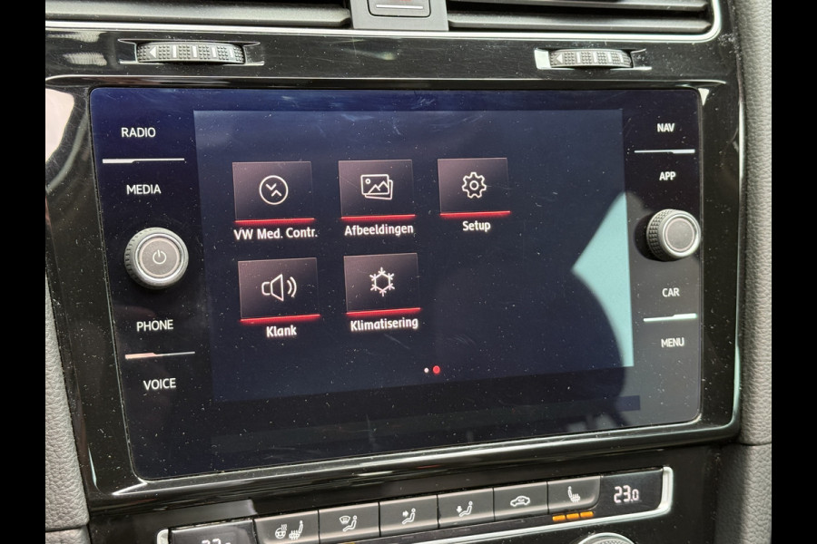 Volkswagen Golf 1.5 TSI Highline Business R | Apple Carplay | Panoramadak | ACC Volkswagen Golf 1.5 TSI Highline Business R | Apple Carplay | Panoramadak | ACC