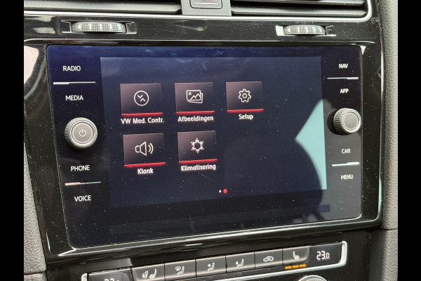 Volkswagen Golf 1.5 TSI Highline Business R | Apple Carplay | Panoramadak | ACC Volkswagen Golf 1.5 TSI Highline Business R | Apple Carplay | Panoramadak | ACC