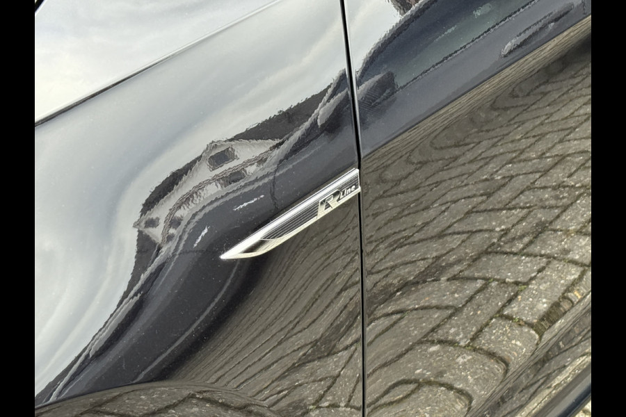 Volkswagen Golf 1.5 TSI Highline Business R | Apple Carplay | Panoramadak | ACC Volkswagen Golf 1.5 TSI Highline Business R | Apple Carplay | Panoramadak | ACC