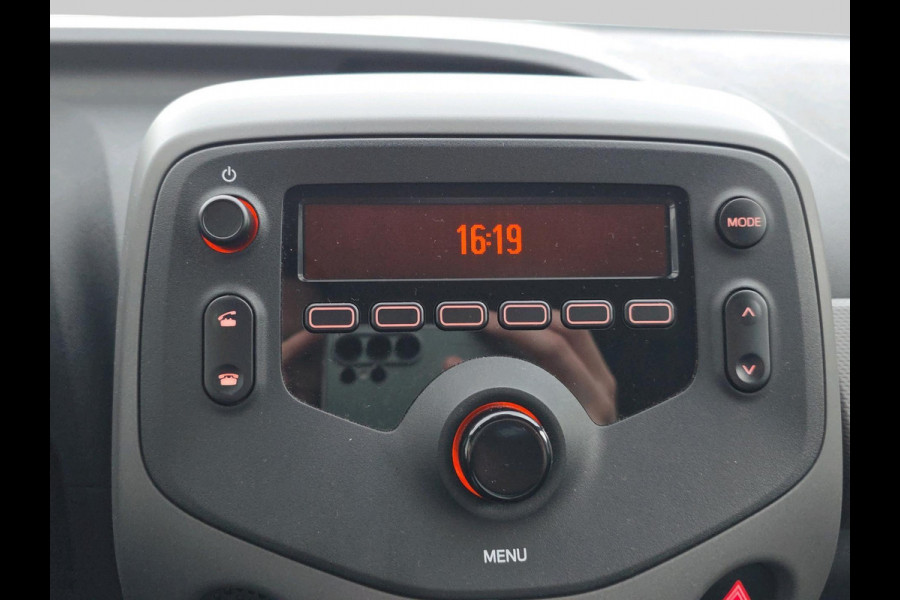 Peugeot 108 1.0 e-VTi Active | Airco | Bluethooth | Zeer net exemplaar ! |