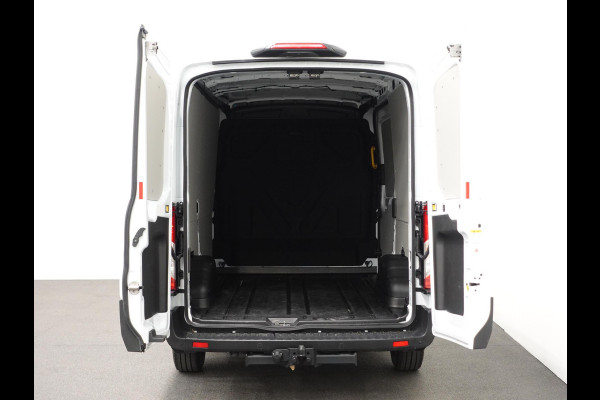 Ford Transit 310 2.0 TDCI L2H2 Trend Automaat Airco Navigatie Bluetooth Camera Cruise Control Trekhaak Ford Transit 310 2.0 TDCI L2H2 Trend Automaat Airco Navigatie Bluetooth Camera Cruise Control Trekhaak