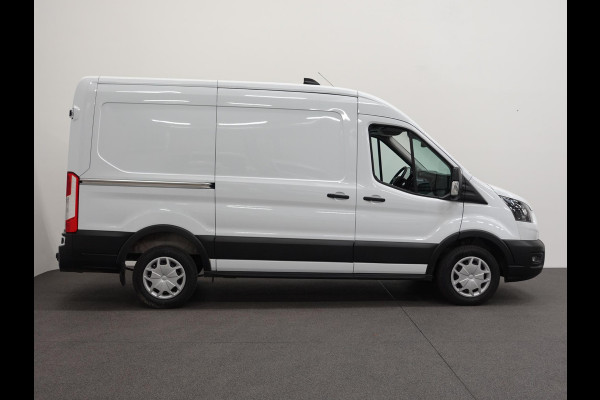 Ford Transit 310 2.0 TDCI L2H2 Trend Automaat Airco Navigatie Bluetooth Camera Cruise Control Trekhaak Ford Transit 310 2.0 TDCI L2H2 Trend Automaat Airco Navigatie Bluetooth Camera Cruise Control Trekhaak