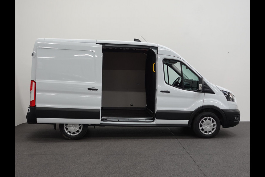 Ford Transit 310 2.0 TDCI L2H2 Trend Automaat Airco Navigatie Bluetooth Camera Cruise Control Trekhaak Ford Transit 310 2.0 TDCI L2H2 Trend Automaat Airco Navigatie Bluetooth Camera Cruise Control Trekhaak
