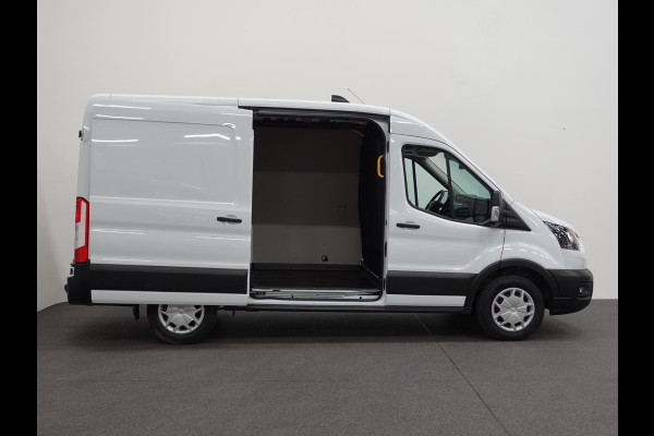 Ford Transit 310 2.0 TDCI L2H2 Trend Automaat Airco Navigatie Bluetooth Camera Cruise Control Trekhaak Ford Transit 310 2.0 TDCI L2H2 Trend Automaat Airco Navigatie Bluetooth Camera Cruise Control Trekhaak