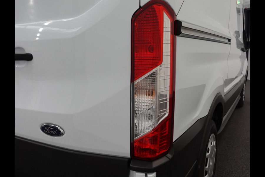 Ford Transit 310 2.0 TDCI L2H2 Trend Automaat Airco Navigatie Bluetooth Camera Cruise Control Trekhaak Ford Transit 310 2.0 TDCI L2H2 Trend Automaat Airco Navigatie Bluetooth Camera Cruise Control Trekhaak
