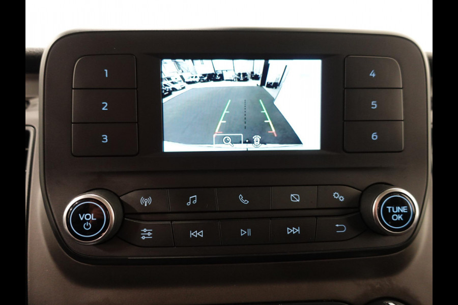 Ford Transit 310 2.0 TDCI L2H2 Trend Automaat Airco Navigatie Bluetooth Camera Cruise Control Trekhaak Ford Transit 310 2.0 TDCI L2H2 Trend Automaat Airco Navigatie Bluetooth Camera Cruise Control Trekhaak