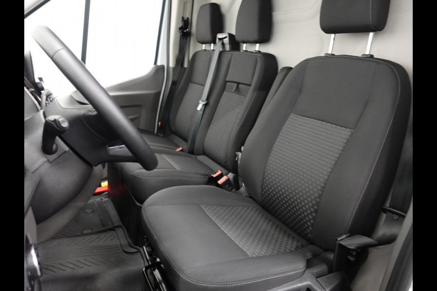 Ford Transit 310 2.0 TDCI L2H2 Trend Automaat Airco Navigatie Bluetooth Camera Cruise Control Trekhaak Ford Transit 310 2.0 TDCI L2H2 Trend Automaat Airco Navigatie Bluetooth Camera Cruise Control Trekhaak