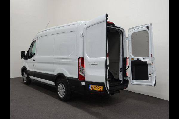 Ford Transit 310 2.0 TDCI L2H2 Trend Automaat Airco Navigatie Bluetooth Camera Cruise Control Trekhaak Ford Transit 310 2.0 TDCI L2H2 Trend Automaat Airco Navigatie Bluetooth Camera Cruise Control Trekhaak