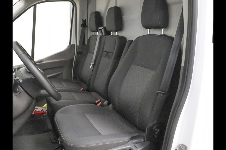 Ford Transit 310 2.0 TDCI L2H2 Trend Automaat Airco Navigatie Bluetooth Camera Cruise Control Trekhaak Ford Transit 310 2.0 TDCI L2H2 Trend Automaat Airco Navigatie Bluetooth Camera Cruise Control Trekhaak