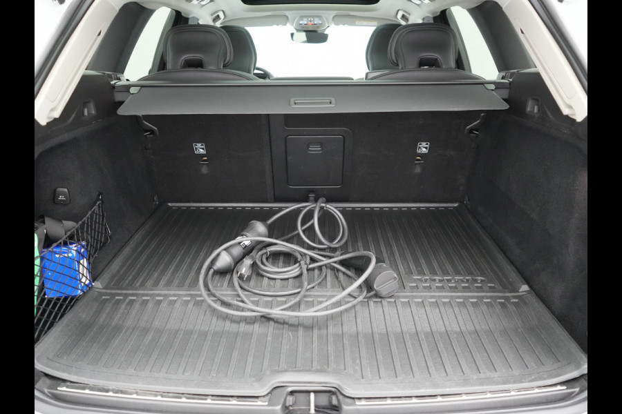 Volvo XC60 T8 AWD Ultimate Dark Long Range Plug In Hybrid 456pk Dealer O.H PHEV | Luchtvering | Panodak | Head Up | Adaptive Cruise | Lederen Sportstoelen Ventilatie & Massage & Memory | 360 Camera | Bowers & Wilkins | Google Assistent | Blis | Keyless | Volvo XC60 T8 AWD Ultimate Dark Long Range Plug In Hybrid 456pk Dealer O.H PHEV | Luchtvering | Panodak | Head Up | Adaptive Cruise | Lederen Sportstoelen Ventilatie & Massage & Memory | 360 Camera | Bowers & Wilkins | Google Assistent | Blis | Keyless |