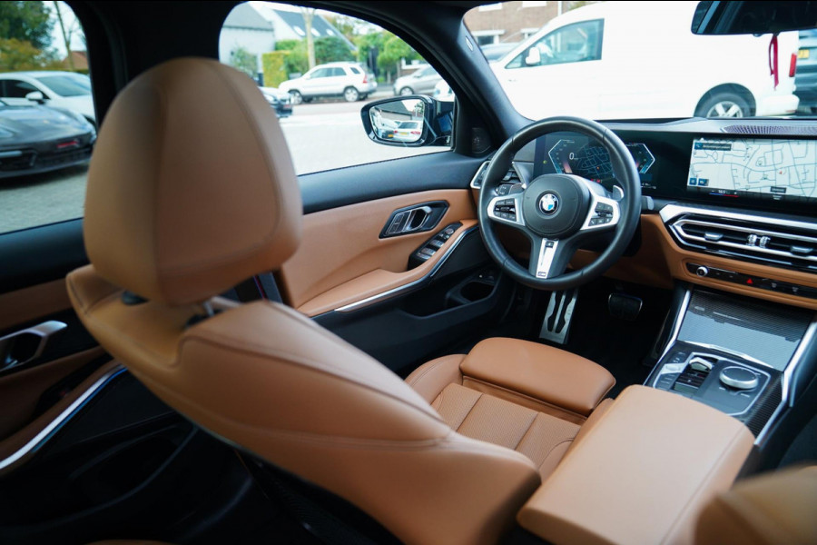 BMW 3-serie 330e xDrive M-pakket | BMW LED | Adaptieve Cruise | Camera | Harman/Kardon | Carbon | Driving Assistant | Active Guard BMW 3-serie 330e xDrive M-pakket | BMW LED | Adaptieve Cruise | Camera | Harman/Kardon | Carbon | Driving Assistant | Active Guard