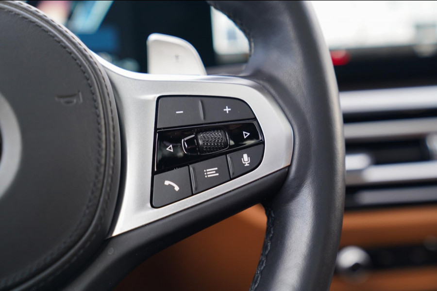 BMW 3-serie 330e xDrive M-pakket | BMW LED | Adaptieve Cruise | Camera | Harman/Kardon | Carbon | Driving Assistant | Active Guard BMW 3-serie 330e xDrive M-pakket | BMW LED | Adaptieve Cruise | Camera | Harman/Kardon | Carbon | Driving Assistant | Active Guard