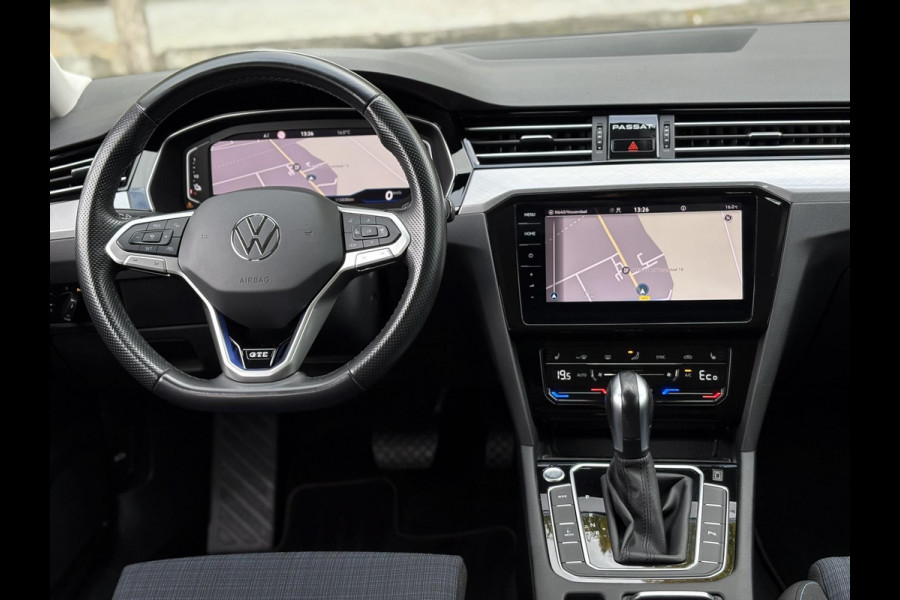 Volkswagen Passat Variant 1.4 TSI PHEV GTE Business | Navi, Carplay/Android, Camera, ACC, Afn.Trekhaak, Stoelverw. | Dealeroh. |